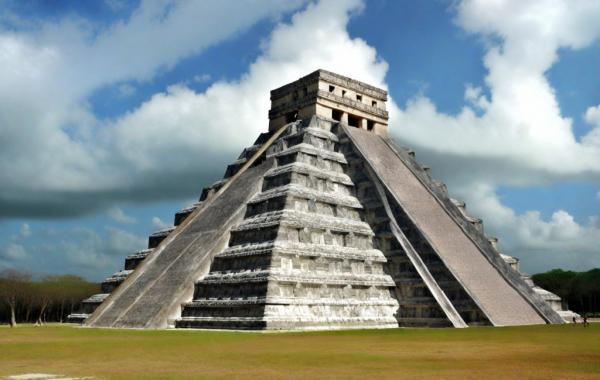 L'antica città di Chichen Itza foto