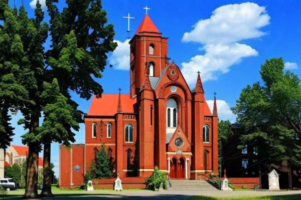 Chiesa dei santi Simeone ed Elena in foto di Minsk